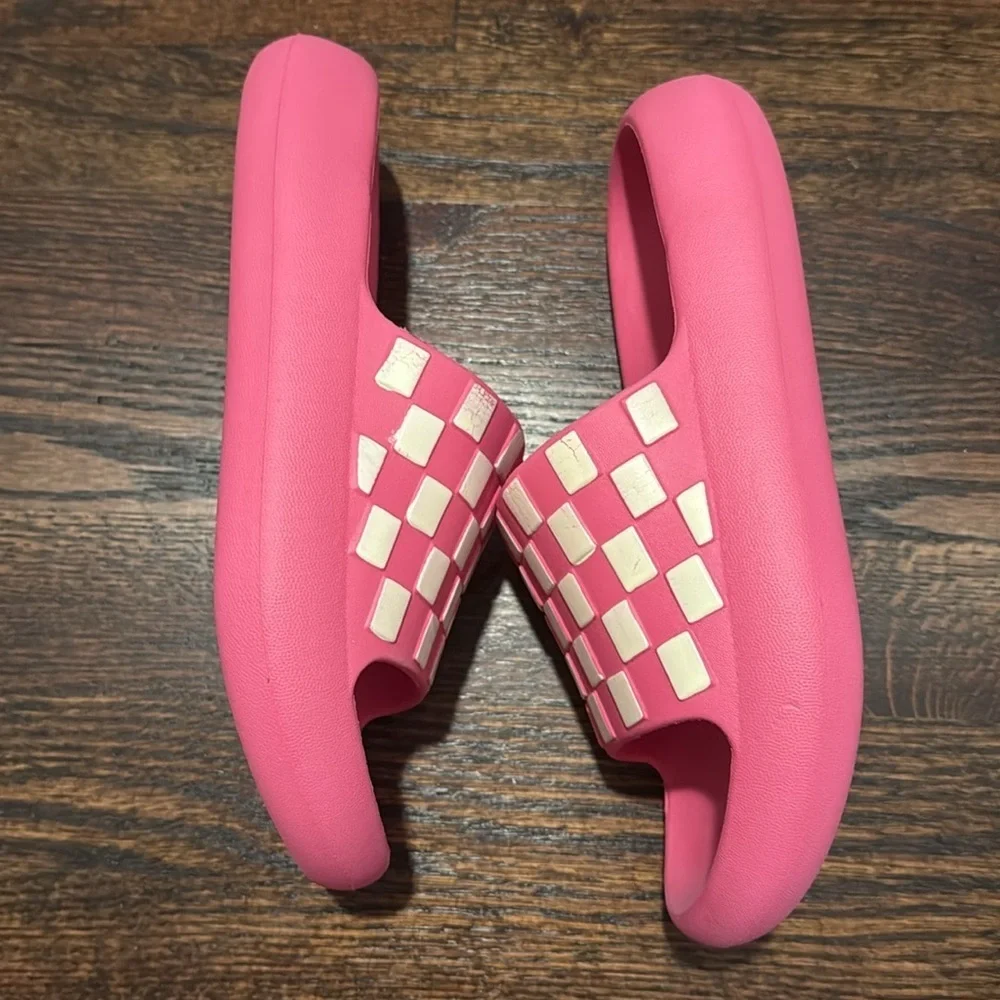 Kids Pink Slide Sandals comparable to 3.5-4.5 US shoe size